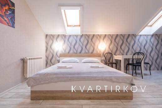 Апартаменти знаходяться за адресою: вул. Петлюри, 5, м. Унів