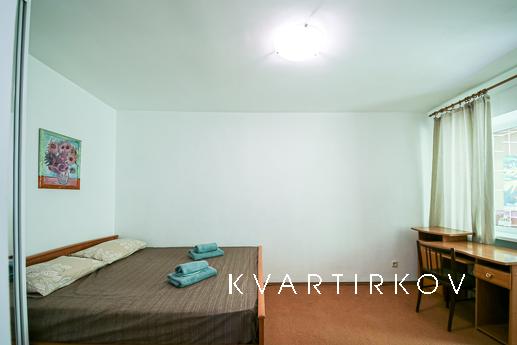 Оренда 2к квартира біля метро Печерська, Киев - квартира посуточно