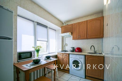 Оренда 2к квартира біля метро Печерська, Киев - квартира посуточно