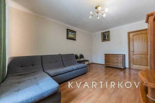 Подобова 2к квартиру біля Палац спорту, Киев - квартира посуточно