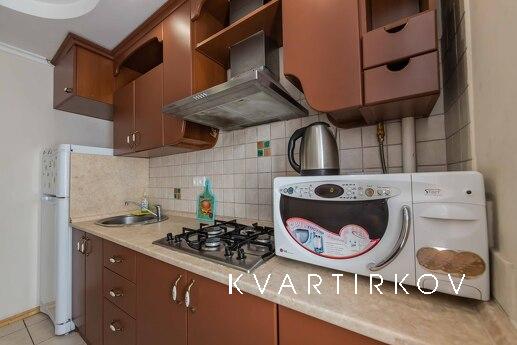 Подобова 2к квартиру біля Палац спорту, Киев - квартира посуточно