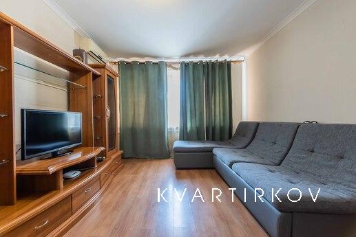 Подобова 2к квартиру біля Палац спорту, Киев - квартира посуточно