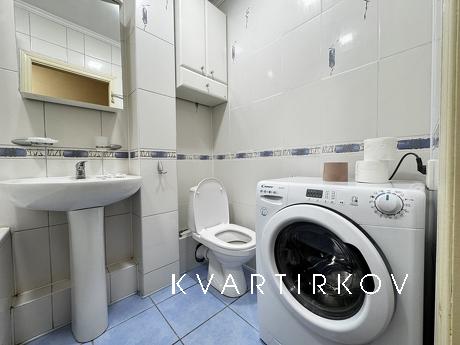 Оренда 2к квартири біля метро Печерьска, Киев - квартира посуточно