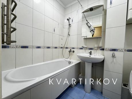 Оренда 2к квартири біля метро Печерьска, Киев - квартира посуточно