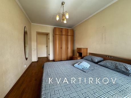 Оренда 2к квартири біля метро Печерьска, Киев - квартира посуточно