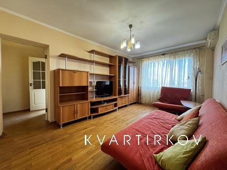 Оренда 2к квартири біля метро Печерьска, Киев - квартира посуточно