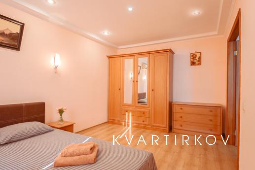 Оренда 2к квартири на Печерьску, Киев - квартира посуточно