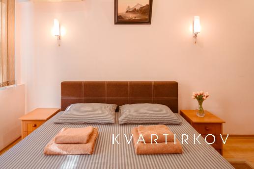 Оренда 2к квартири на Печерьску, Киев - квартира посуточно