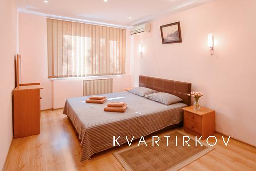 Апартаменти з двома спальнями розташовані за адресою: Нового