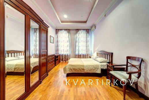 Подобова оренда 3к квартири, Киев - квартира посуточно