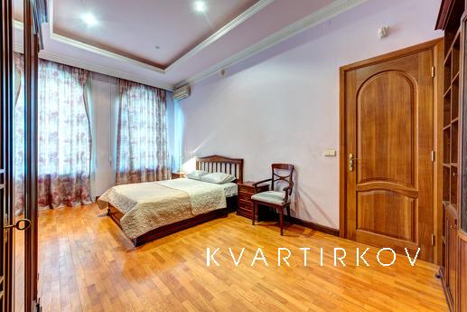 Подобова оренда 3к квартири, Киев - квартира посуточно