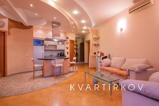 Оренда престижної 3к квартири у центрі, Киев - квартира посуточно