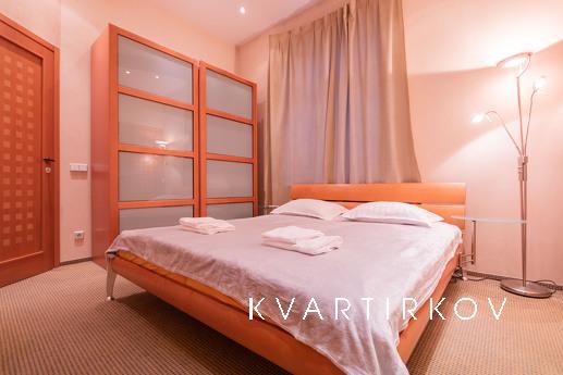 Оренда престижної 3-кімнатної квартири біля м. Хрещатик.

Тр