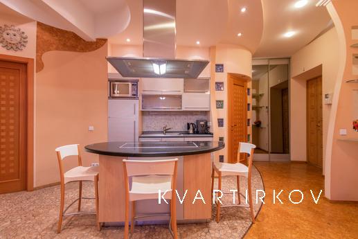 Оренда престижної 3к квартири у центрі, Киев - квартира посуточно