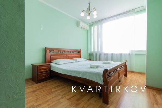 Оренда 3к квартири, метро Золоті ворота, Киев - квартира посуточно