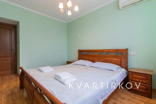 Оренда 3к квартири, метро Золоті ворота, Киев - квартира посуточно