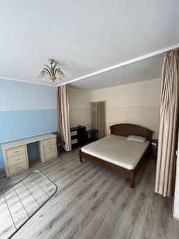 Quiet apartment near the center of the city, easy communicat