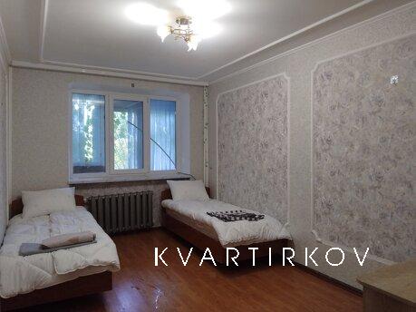 Quiet three-room apartment, Chernivtsi - apartment by the day