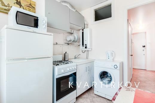 Cozy apartmen 50 meters from the subway, Санкт-Петербург - квартира подобово