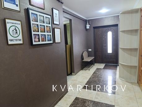 Two-room apartment in the center of the city, Chernivtsi - apartment by the day
