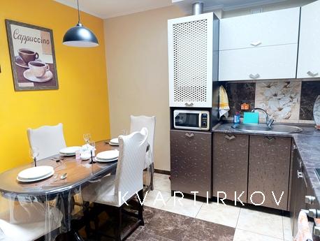 Two-room apartment in the center of the city, Chernivtsi - apartment by the day