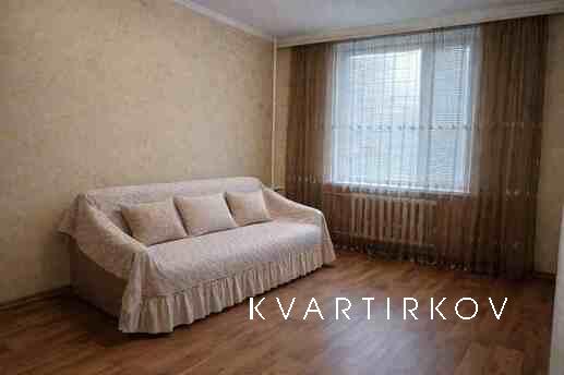 Пионер. 3-комн. квартира. Красная линия., Кривий Ріг - квартира подобово