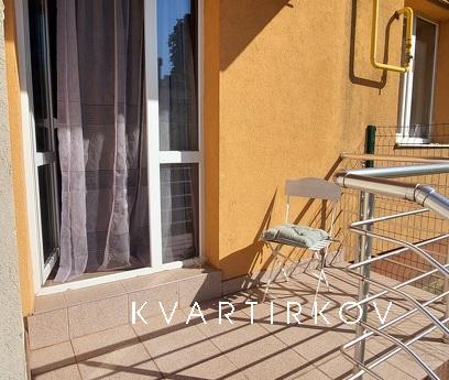 Quiet 1-room apartment, Chernivtsi - apartment by the day