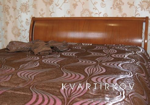 Daily rent 1 bedroom apartment on Gogol. Situated in a cozy 