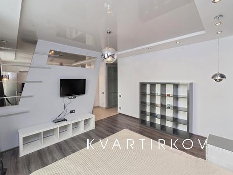 С дизайнерским евроремонтом в центре, Екатеринбург - квартира посуточно