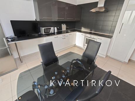 С дизайнерским евроремонтом в центре, Екатеринбург - квартира посуточно