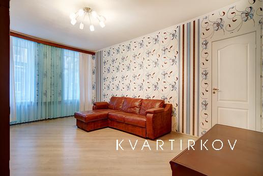 Apartments near Kazan Cathedral, Saint Petersburg - apartment by the day