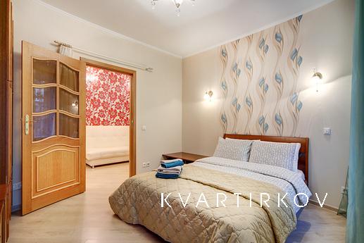 Apartments near Kazan Cathedral, Saint Petersburg - apartment by the day