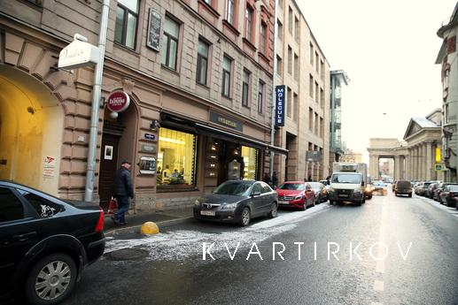 Apartments near Kazan Cathedral, Saint Petersburg - apartment by the day