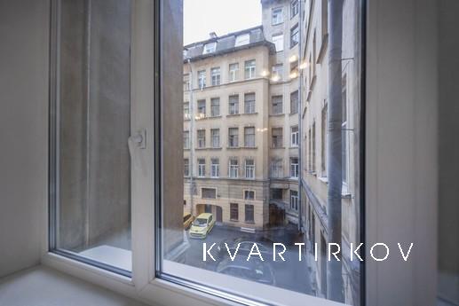 Spacious 2-bedroom flat on Chaykovskogo, Saint Petersburg - apartment by the day