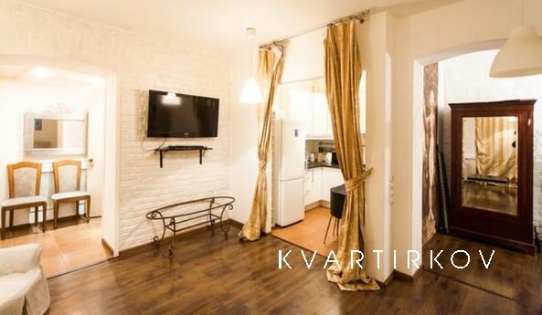 Interesting apartment in the center, Saint Petersburg - apartment by the day