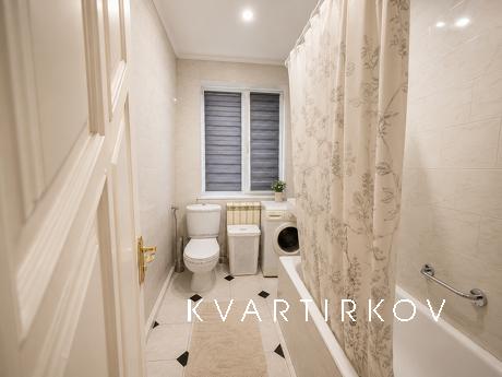 Podobova rent a booth for 8 st. Fontana, Odessa - apartment by the day