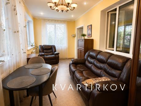 Podobova rent a booth for 8 st. Fontana, Odessa - apartment by the day
