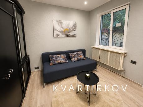 Podobova rent a booth for 8 st. Fontana, Odessa - apartment by the day