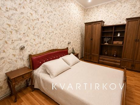 Podobova rent a booth for 8 st. Fontana, Odessa - apartment by the day