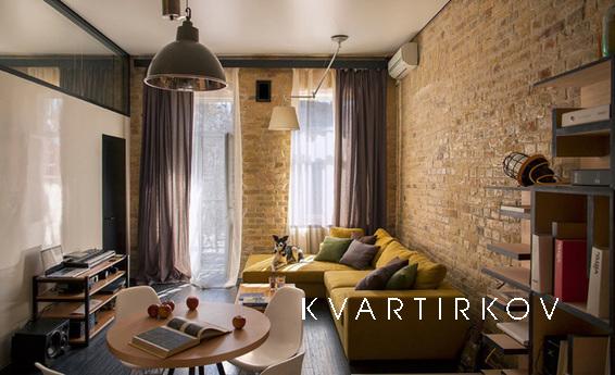 Comfortable accommodation in the center, Kyiv - apartment by the day