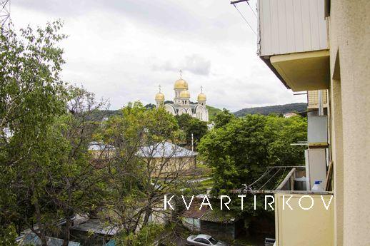 Двухкомнатная возле парка в пятиэтажке, Кисловодск - квартира посуточно