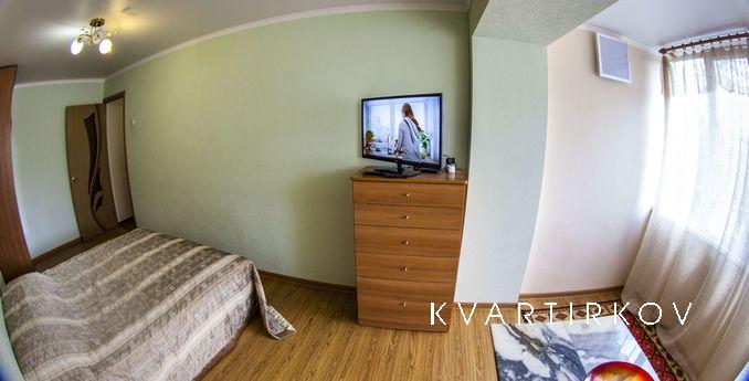 Двухкомнатная возле парка в пятиэтажке, Кисловодск - квартира посуточно