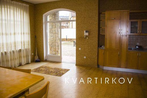 ELITE HOUSE NEAR PARK, Кисловодськ - квартира подобово