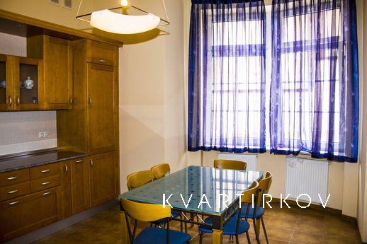 ELITE HOUSE NEAR PARK, Кисловодськ - квартира подобово