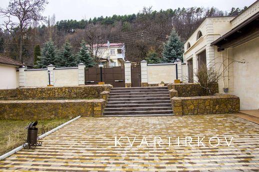 ELITE HOUSE NEAR PARK, Кисловодськ - квартира подобово