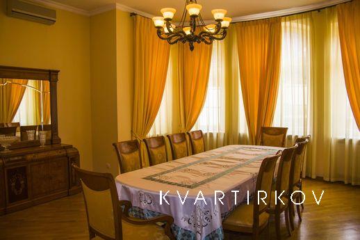 ELITE HOUSE NEAR PARK, Кисловодськ - квартира подобово