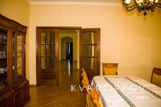 ELITE HOUSE NEAR PARK, Кисловодськ - квартира подобово