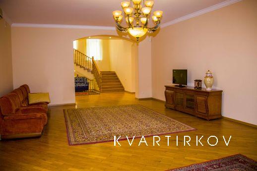 ELITE HOUSE NEAR PARK, Кисловодськ - квартира подобово