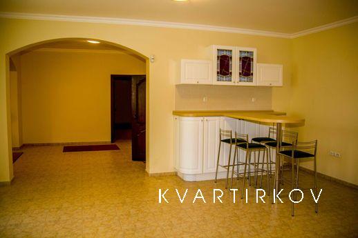 ELITE HOUSE NEAR PARK, Кисловодськ - квартира подобово