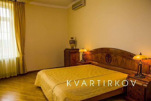 ELITE HOUSE NEAR PARK, Кисловодськ - квартира подобово